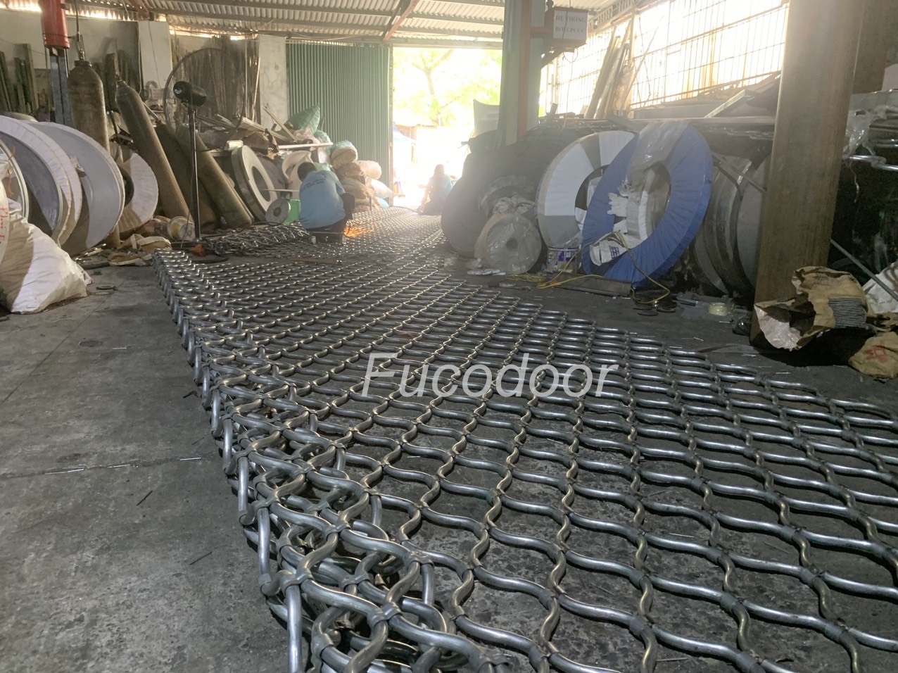 Cửa cuốn mắt võng inox 304, và sơn tĩnh điện