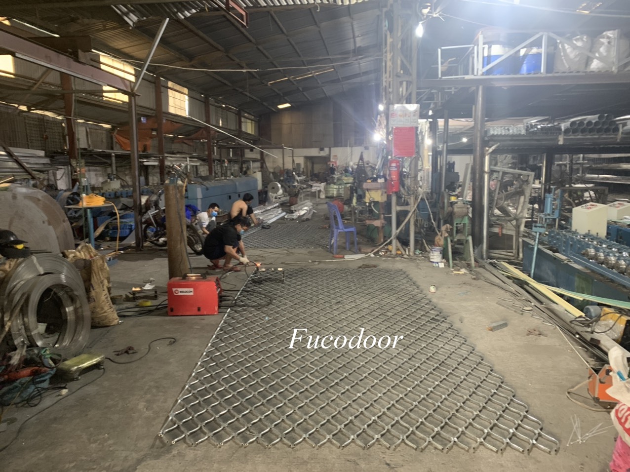 Giá cửa cuốn lưới