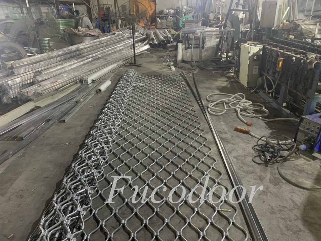 Cửa cuốn Mắt Võng tại Nam Định,  Cửa cuốn mắt võng inox 304