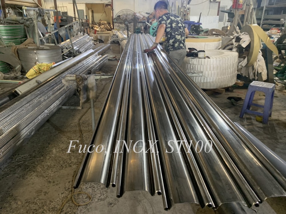 cửa cuốn siêu trường inox