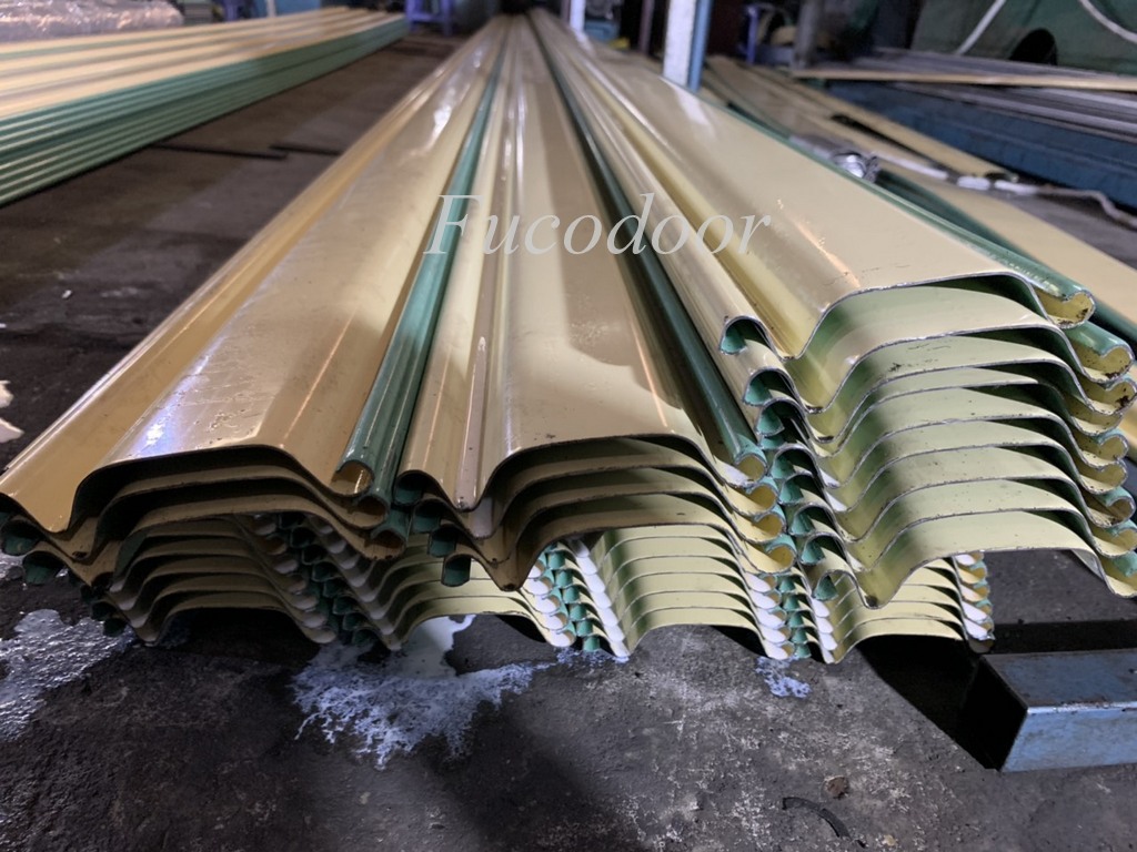 Cửa cuốn siêu trường thép mạ màu cho nhà xưởng
