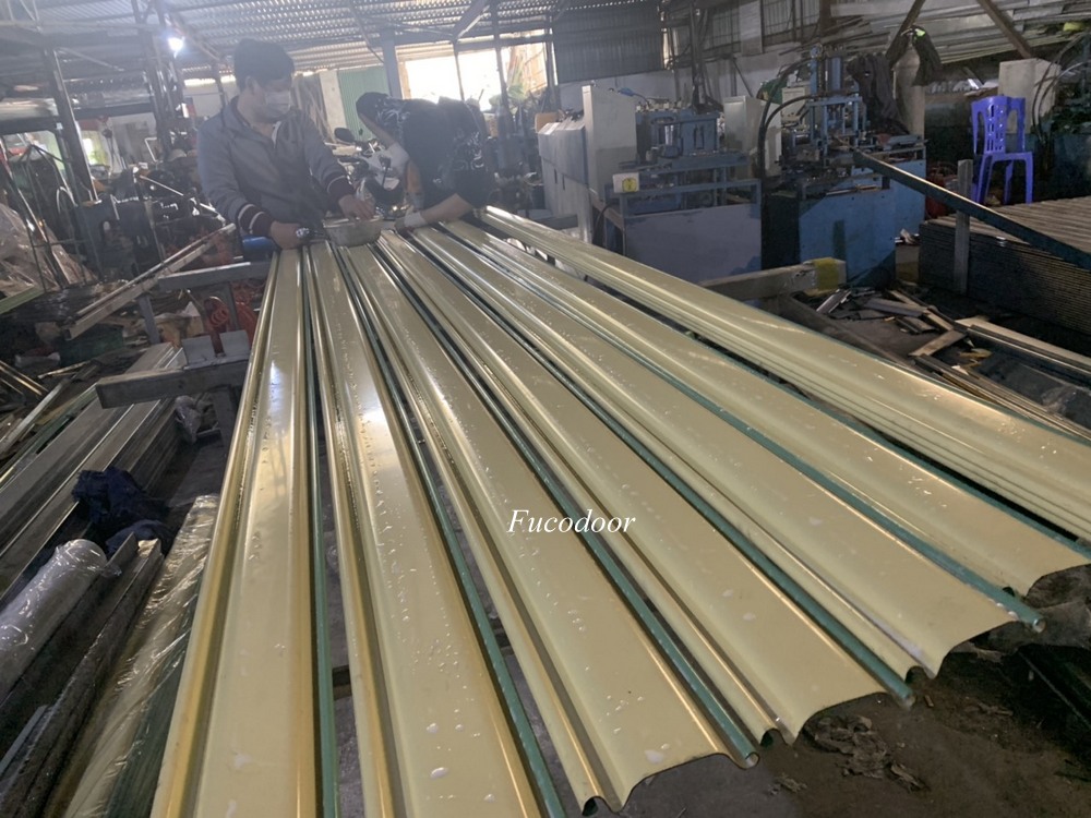 Cửa cuốn siêu trường thép mạ màu dầy 1.1ly
