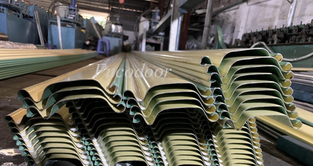 Cửa cuốn siêu trường thép mạ màu
