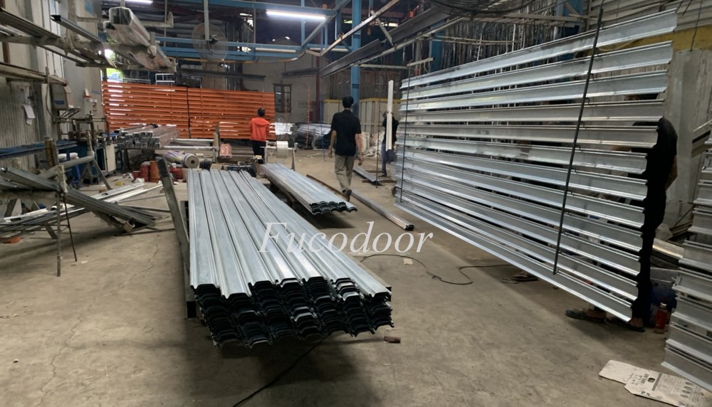 Cửa cuốn thép sơn tĩnh điện