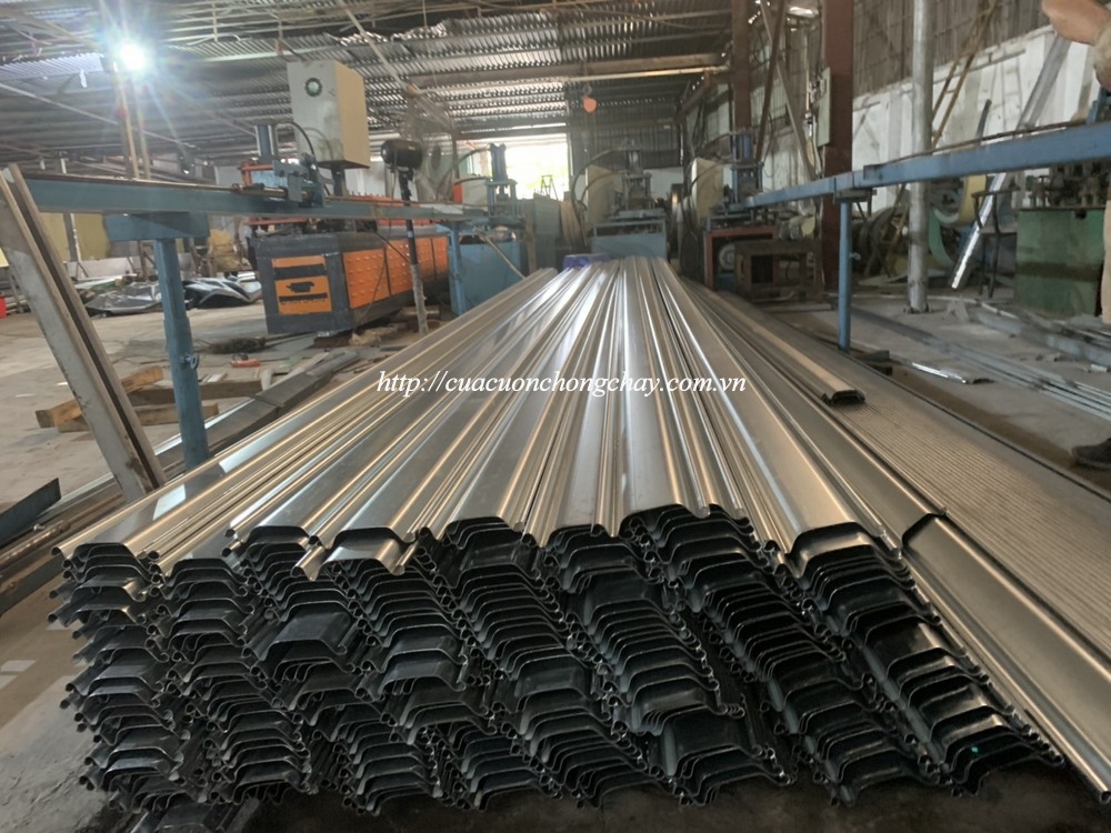 Cửa cuốn siêu trường sơn tĩnh điện dầy 1.1ly