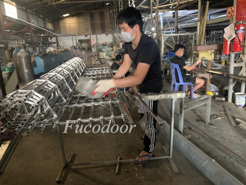 cửa cuốn khớp thoáng phi 19, cửa cuốn khớp thoáng 20x20 inox, cửa cuốn khớp thoáng inox 304 tại Hải Phòng