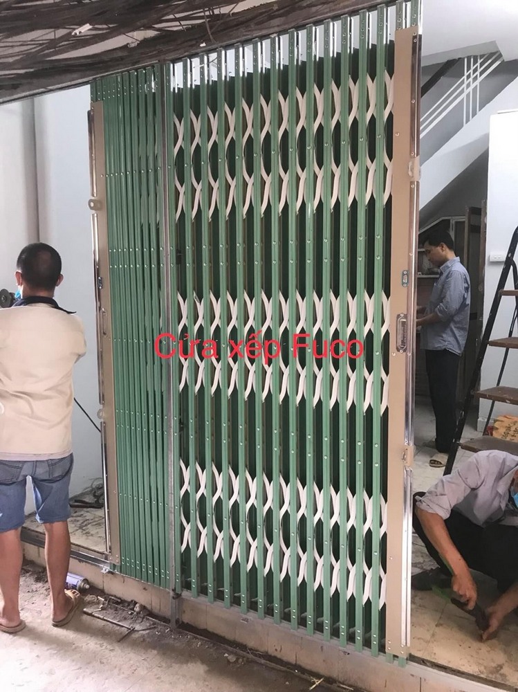Cửa xếp Đài Loan nan chéo đặc có lá chắn