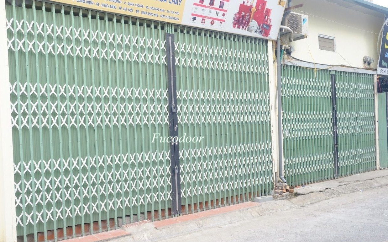 Cửa xếp Đài Loan nan chéo đặc, có lá chắn