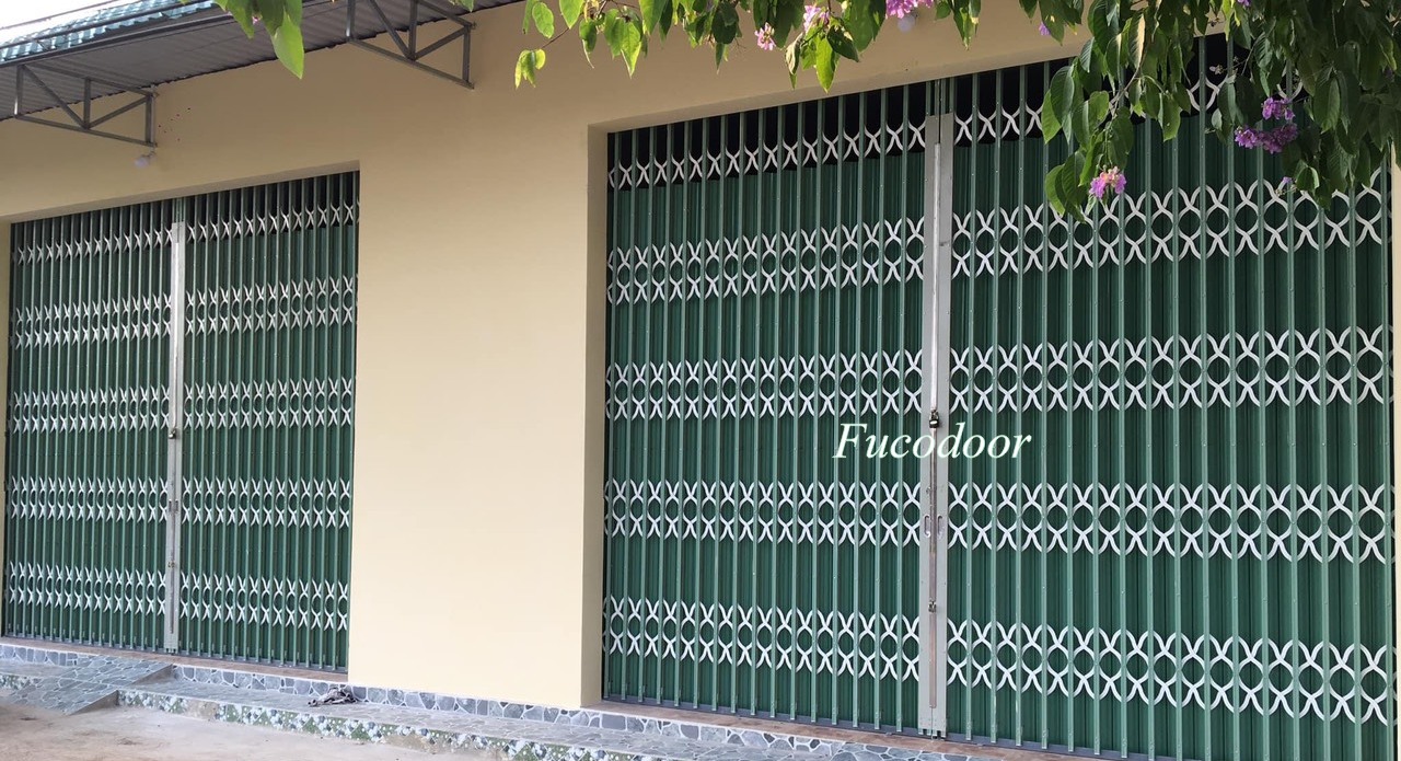 Cửa xếp Đài Loan nan chéo đặc, có lá chắn