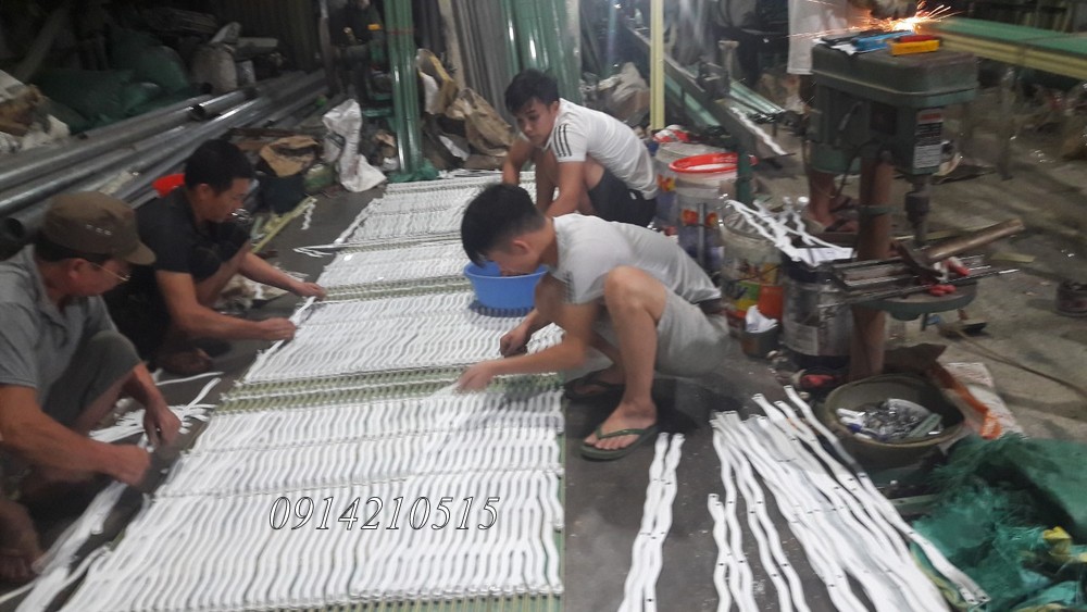 Làm cửa xếp đài loan fuco