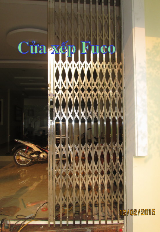 Cửa xếp INOX chống trộm, cửa xếp inox Fuco hộp 20x20