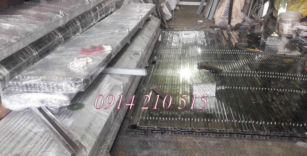 Làm cửa xếp inox  fuco