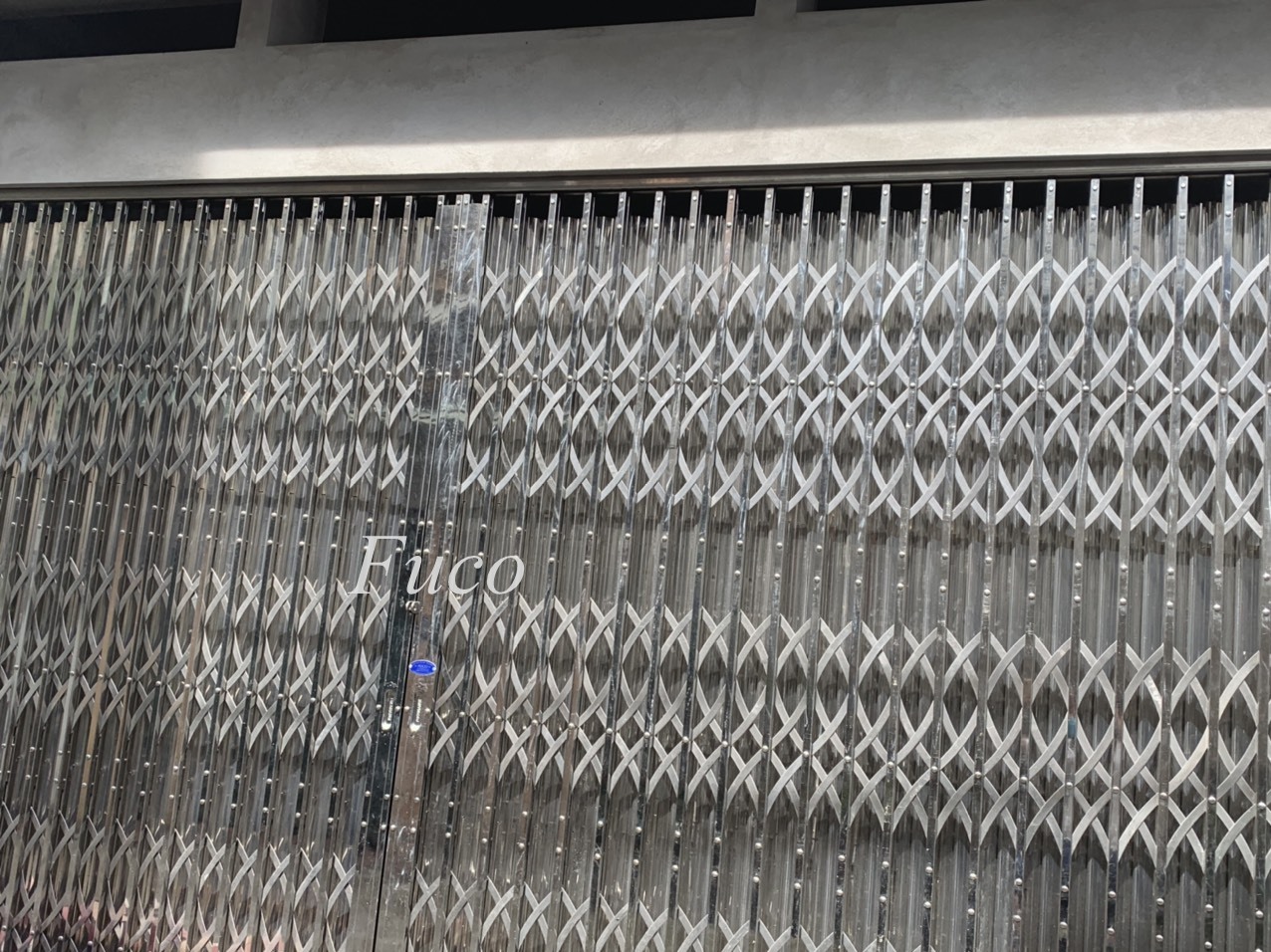 Cửa xếp Inox có lá gió