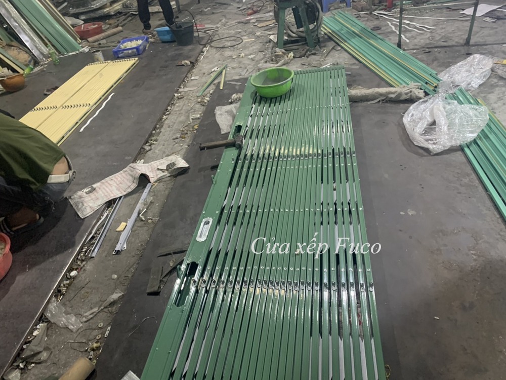 Cửa xếp U đúc sơn tĩnh điện 1.6ly, giá cửa sắt kéo việt nam