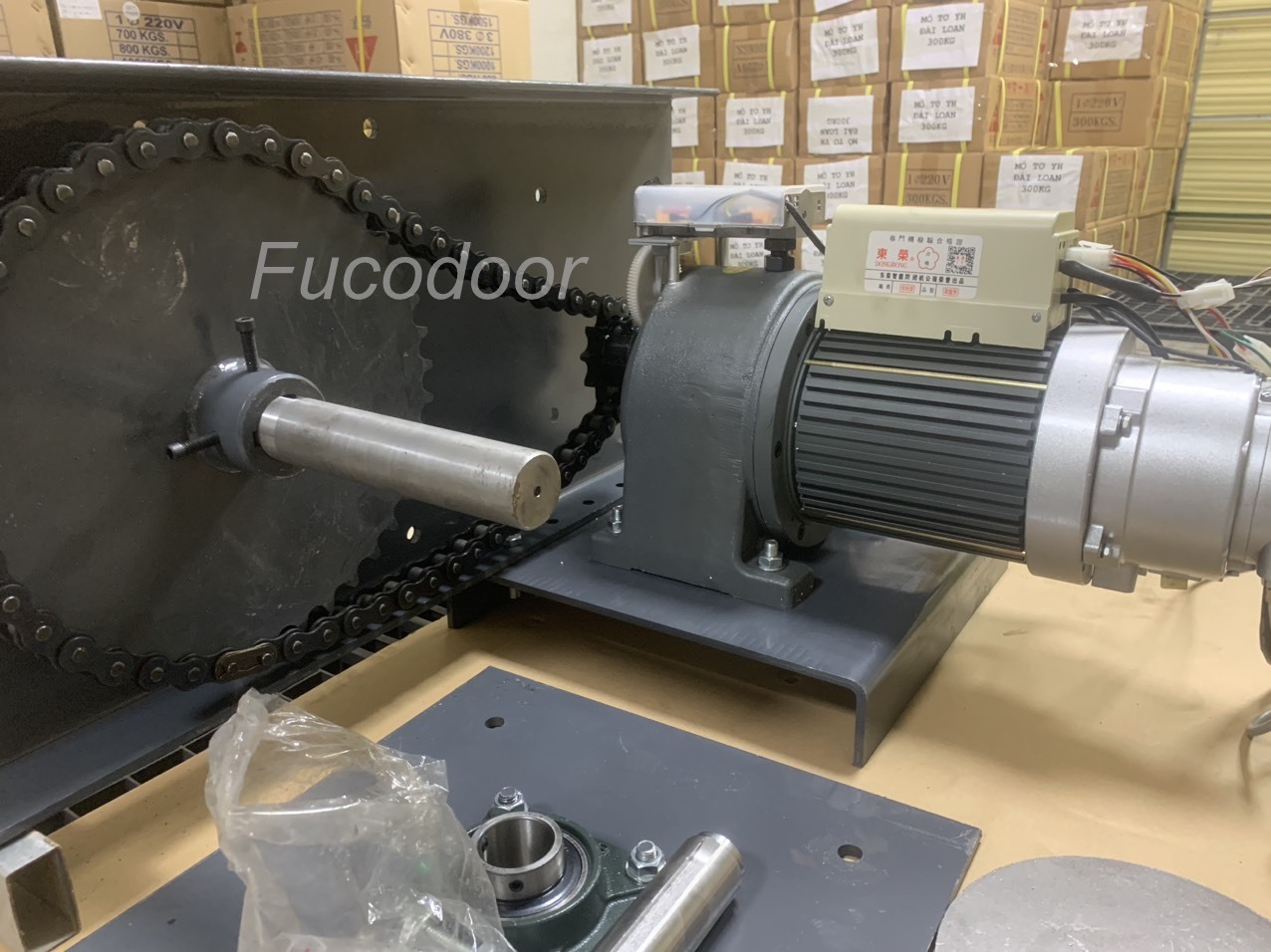 motor cửa cuốn YH-2000kg điện 3P, motor cửa cuốn 2000kg