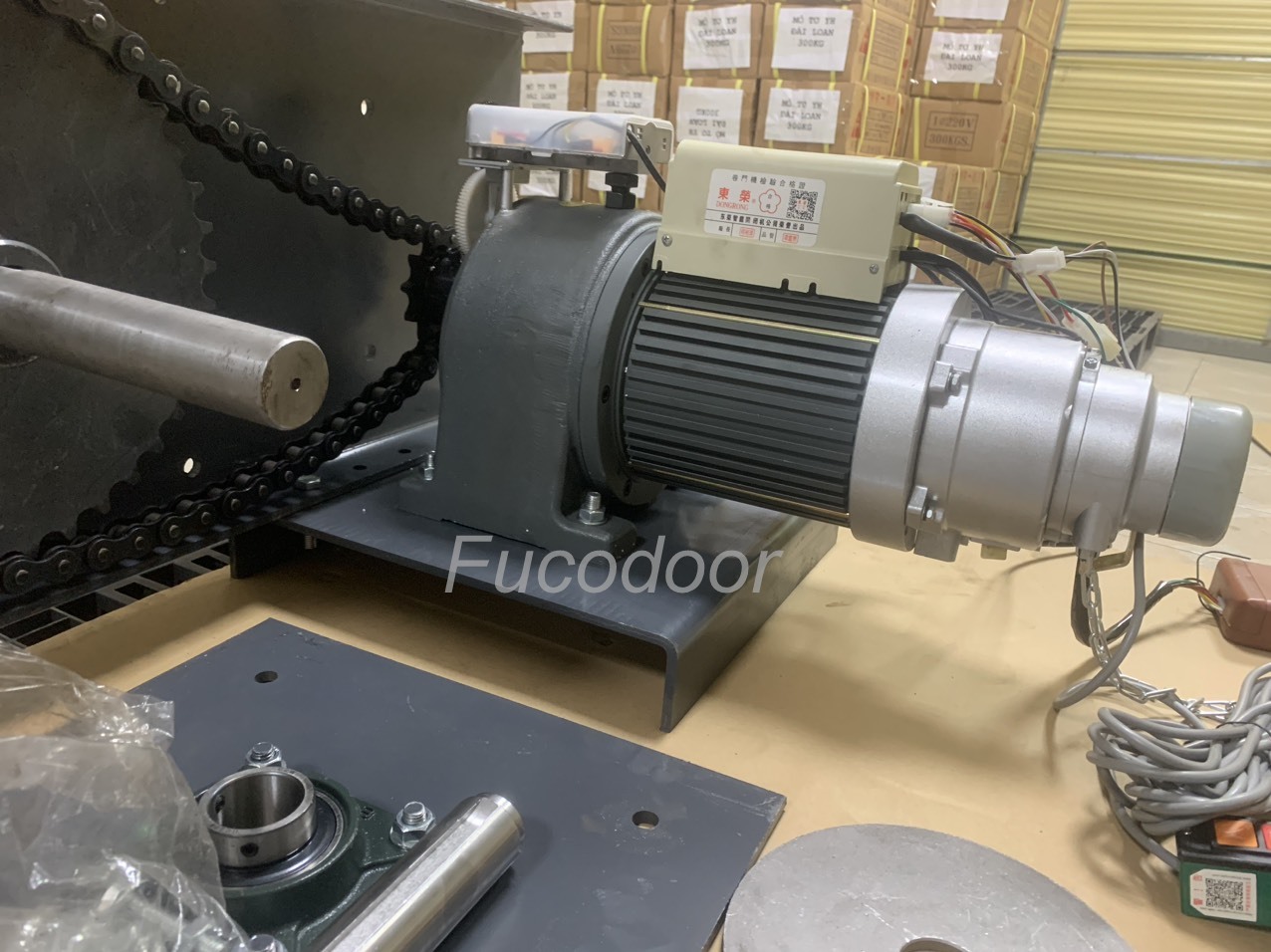 motor cửa cuốn 2000kg điện 3P, motor cửa cuốn 2000kg