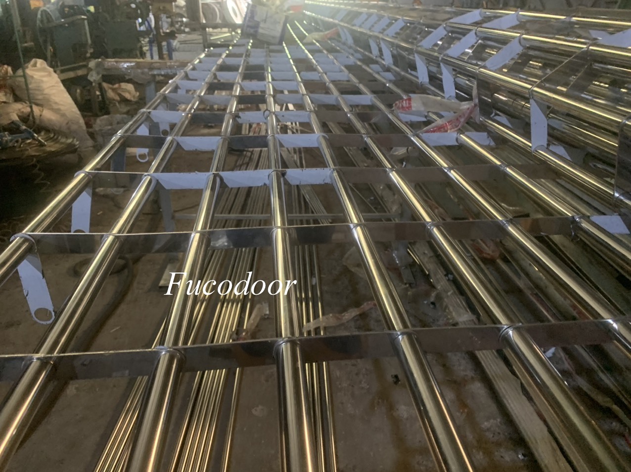 cửa cuốn inox song ngang, mắc võng