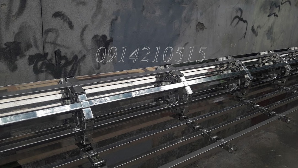 Độ dầy 1.1ly, hộp vuông 20x20( đã có ray, trục), đã có lá đáy và V đáy.