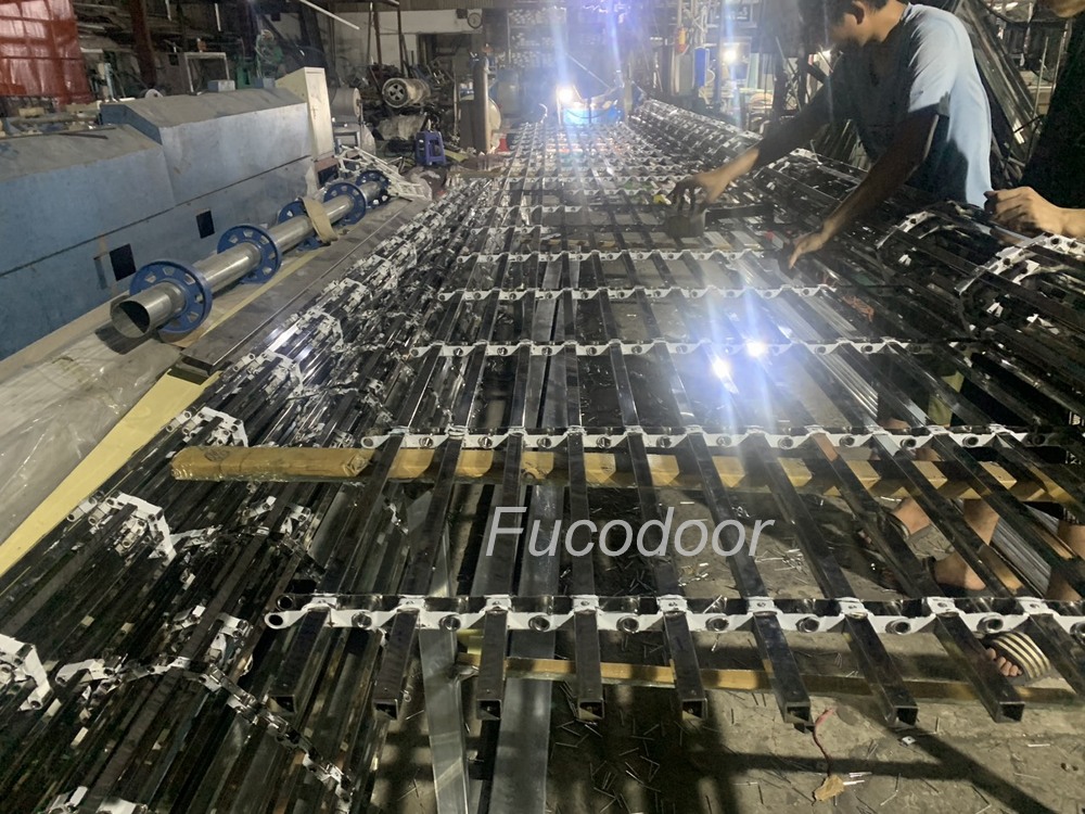 cửa cuốn khớp thoáng 20x20 inox, cửa cuốn khớp thoáng inox 304 tại Hải Phòng