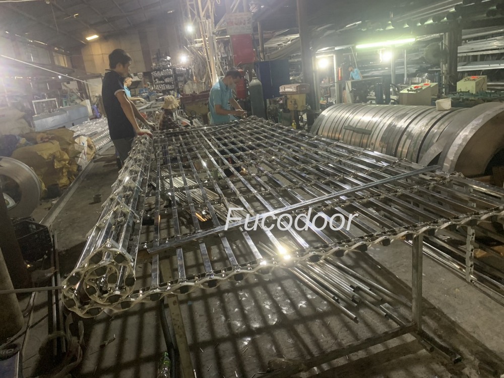 cửa cuốn khớp thoáng 20x20 inox, cửa cuốn khớp thoáng inox 304 tại Hải Phòng