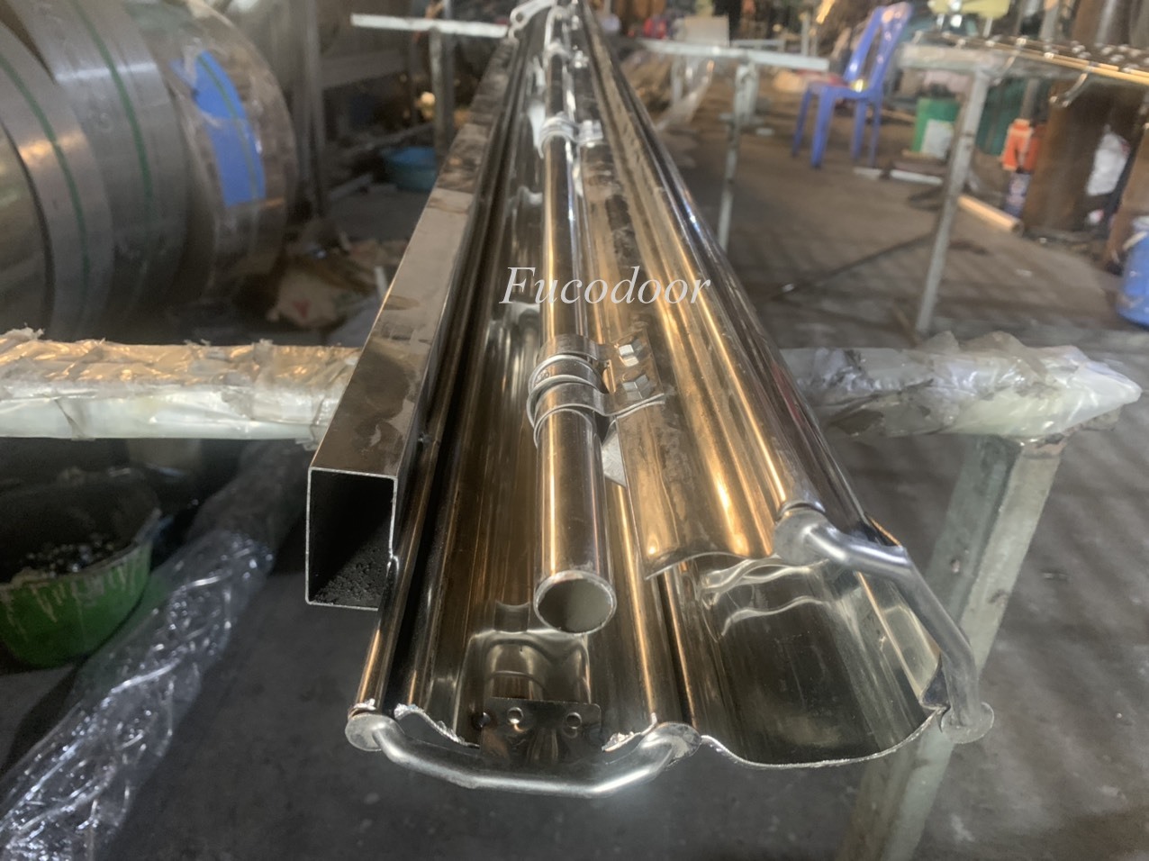 Cửa cuốn lưới song ngang inox vuông, cửa cuốn khớp thoáng 20x20, cửa cuốn khớp thoáng phi 19 tại Đà Nẵng