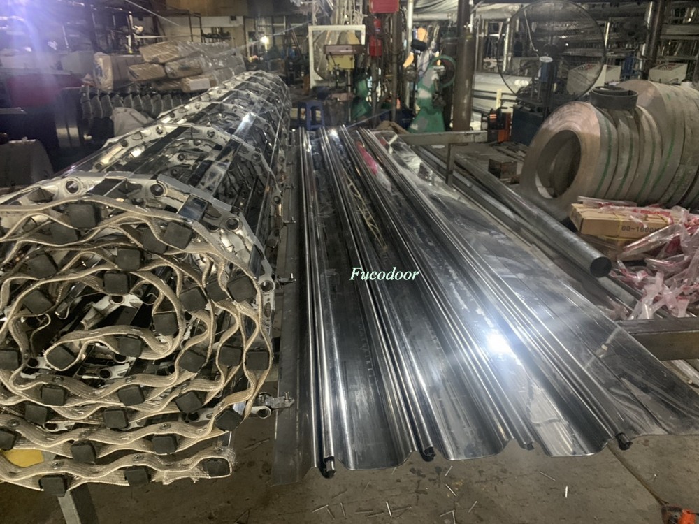 Cửa cuốn lưới song ngang inox vuông, cửa cuốn khớp thoáng 20x20, cửa cuốn khớp thoáng phi 19 tại Đà Nẵng