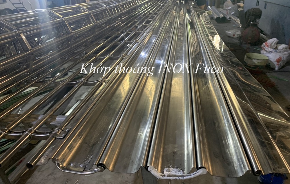 cửa cuốn khớp thoáng 20x20, cửa cuốn khớp thoáng phi 19